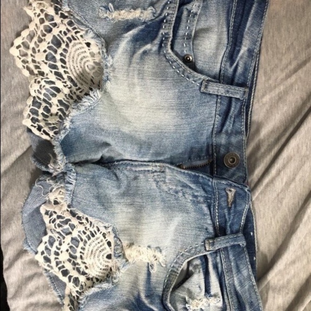 Lace pocket shorts